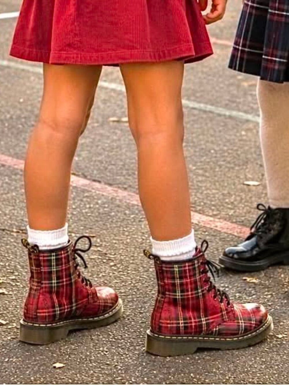 New DR MARTENS 1460 Junior Red Stewart Tartan Ankle Boots Lace-up 3 Youth Unisex